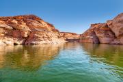 lake-powell-canyon